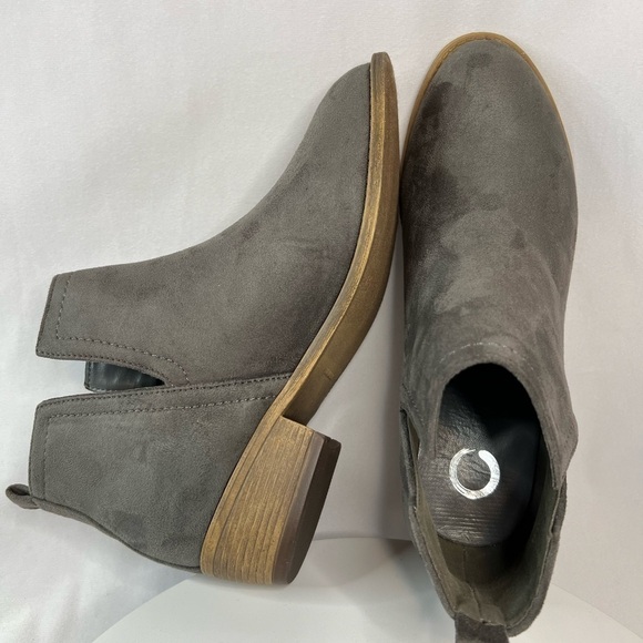 Women’s Journee Collection Rimi Gray Split Ankle Booties Size 8.5 NEW in box - Picture 2 of 10